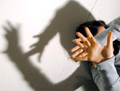 Scuola media, insulti e battute razziste di un'insegnante