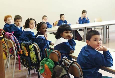 "Troppi stranieri in classe". E i genitori italiani ritirano i figli.