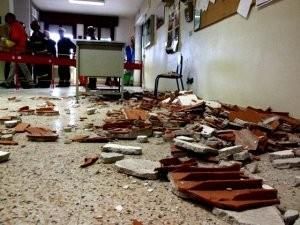 Cede la finestra in un’aula: trauma cranico per un bambino