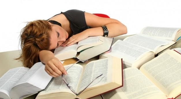 Too-Much-Homework-Can-Lead-to-Stress-and-Physical-Illness-Study-Finds-433555-2