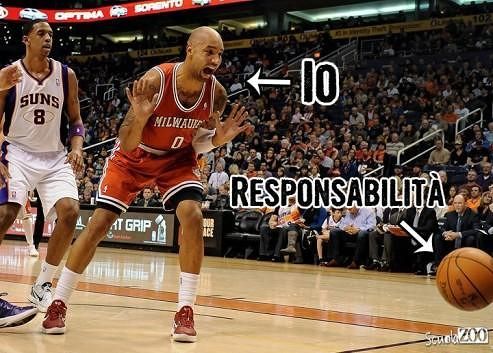 HELP-ITS-A-SCARY-BASKETBALL-RUN-AWAY_o_146451